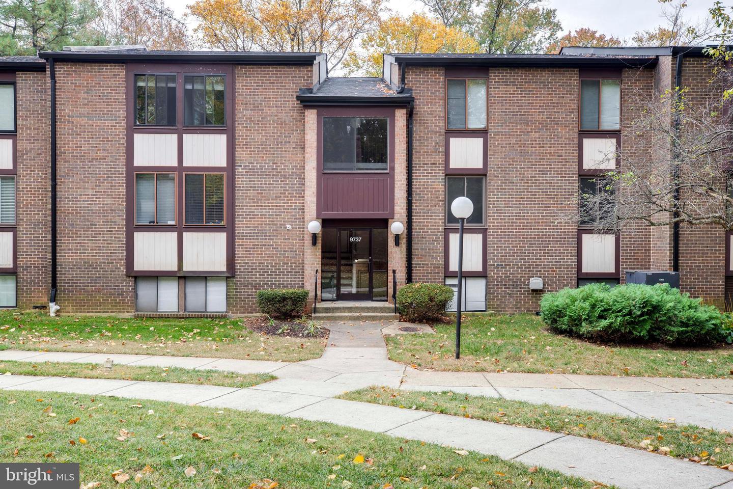 9737 KINGS CROWN CT #102, FAIRFAX, Virginia 22031, 2 Bedrooms Bedrooms, ,2 BathroomsBathrooms,Residential,For sale,9737 KINGS CROWN CT #102,VAFX2240100 MLS # VAFX2240100