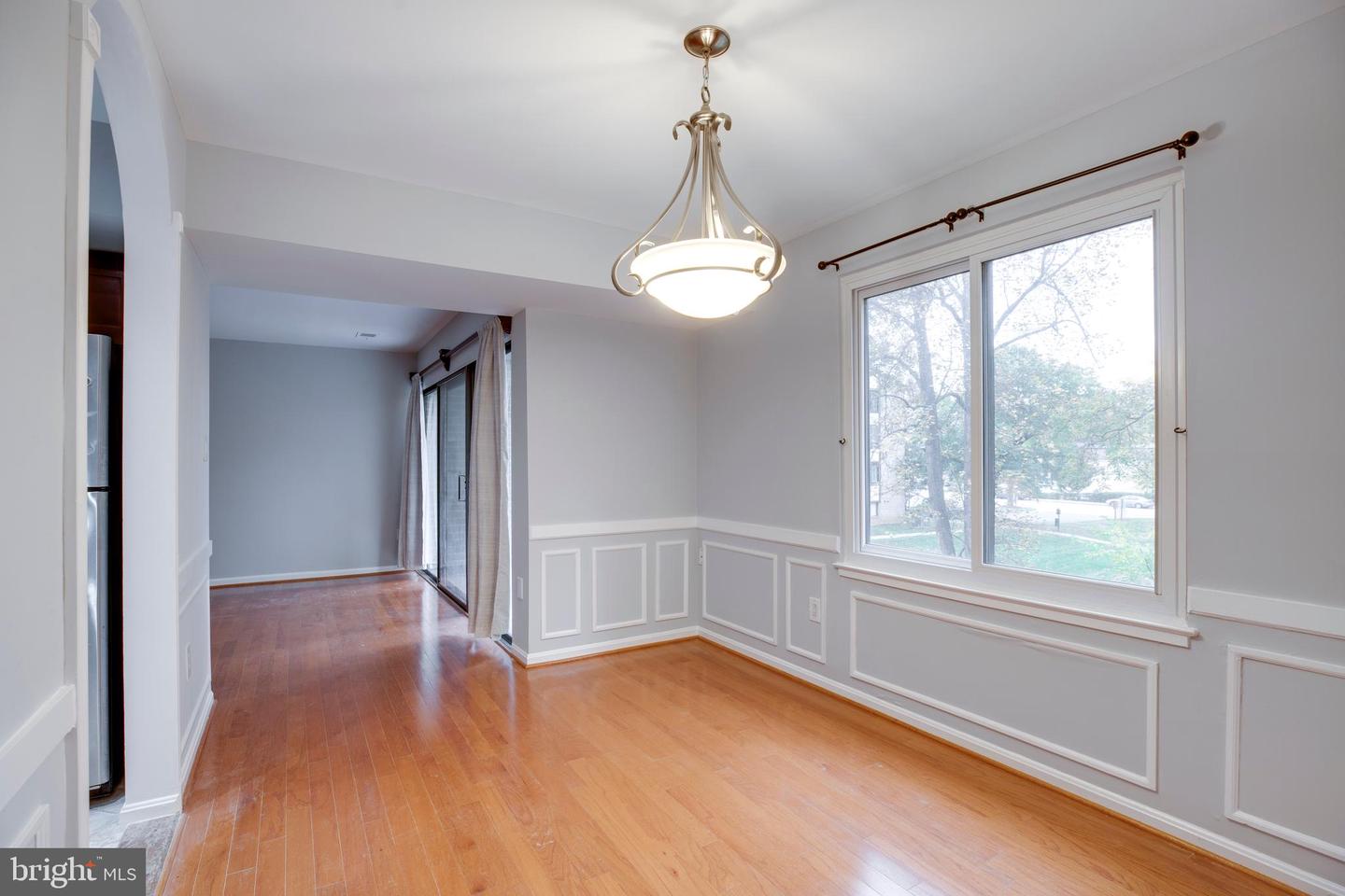 9737 KINGS CROWN CT #102, FAIRFAX, Virginia 22031, 2 Bedrooms Bedrooms, ,2 BathroomsBathrooms,Residential,For sale,9737 KINGS CROWN CT #102,VAFX2240100 MLS # VAFX2240100