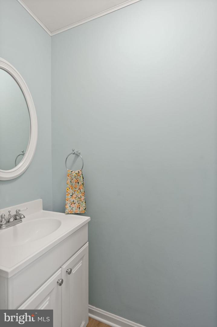 9882 HIGH WATER CT, BURKE, Virginia 22015, 3 Bedrooms Bedrooms, ,2 BathroomsBathrooms,Residential,For sale,9882 HIGH WATER CT,VAFX2240130 MLS # VAFX2240130