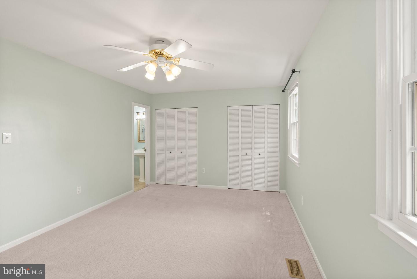 9882 HIGH WATER CT, BURKE, Virginia 22015, 3 Bedrooms Bedrooms, ,2 BathroomsBathrooms,Residential,For sale,9882 HIGH WATER CT,VAFX2240130 MLS # VAFX2240130
