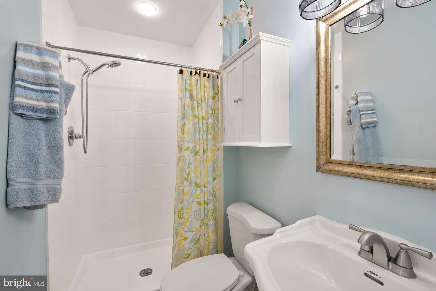 9882 HIGH WATER CT, BURKE, Virginia 22015, 3 Bedrooms Bedrooms, ,2 BathroomsBathrooms,Residential,For sale,9882 HIGH WATER CT,VAFX2240130 MLS # VAFX2240130