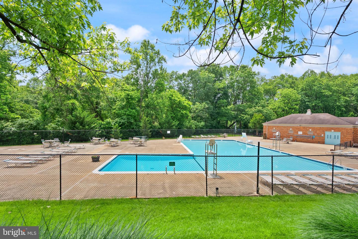 9882 HIGH WATER CT, BURKE, Virginia 22015, 3 Bedrooms Bedrooms, ,2 BathroomsBathrooms,Residential,For sale,9882 HIGH WATER CT,VAFX2240130 MLS # VAFX2240130