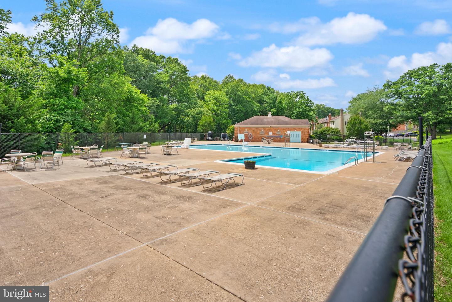 9882 HIGH WATER CT, BURKE, Virginia 22015, 3 Bedrooms Bedrooms, ,2 BathroomsBathrooms,Residential,For sale,9882 HIGH WATER CT,VAFX2240130 MLS # VAFX2240130