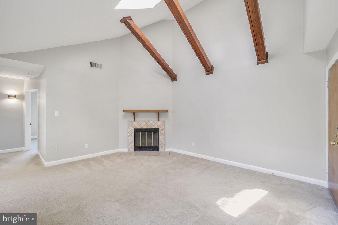 2101 N TAFT ST #123, ARLINGTON, Virginia 22201, 2 Bedrooms Bedrooms, 5 Rooms Rooms,1 BathroomBathrooms,Residential,For sale,2101 N TAFT ST #123,VAAR2057428 MLS # VAAR2057428