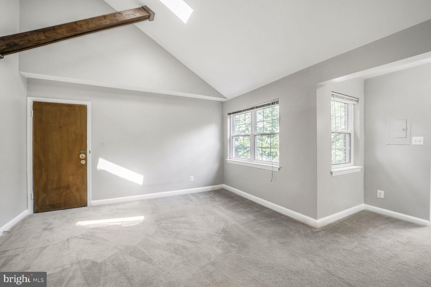 2101 N TAFT ST #123, ARLINGTON, Virginia 22201, 2 Bedrooms Bedrooms, 5 Rooms Rooms,1 BathroomBathrooms,Residential,For sale,2101 N TAFT ST #123,VAAR2057428 MLS # VAAR2057428