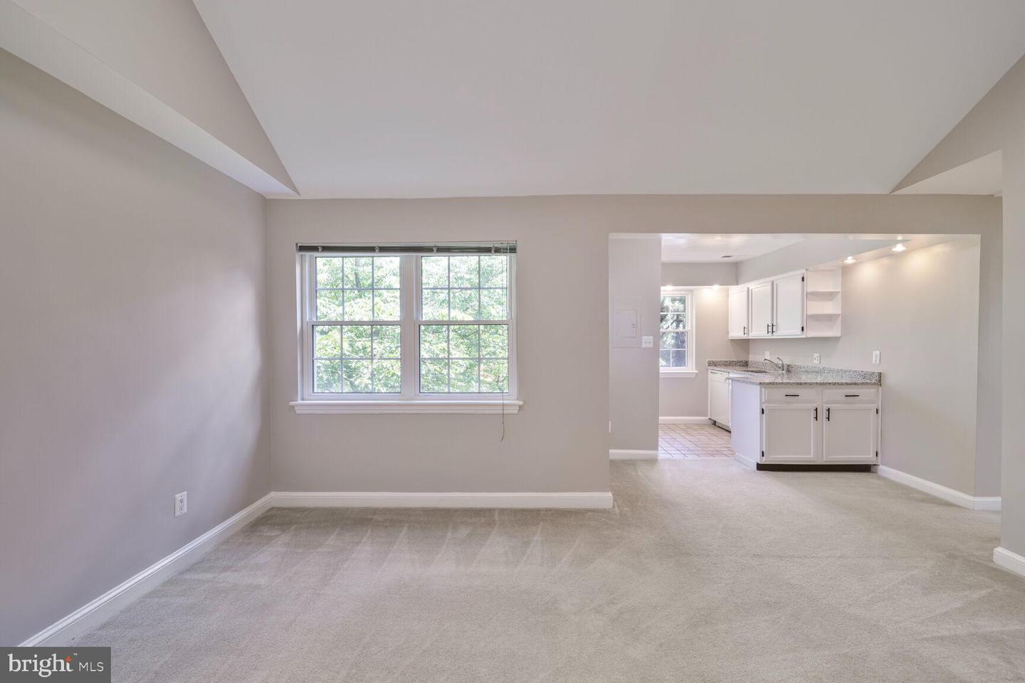 2101 N TAFT ST #123, ARLINGTON, Virginia 22201, 2 Bedrooms Bedrooms, 5 Rooms Rooms,1 BathroomBathrooms,Residential,For sale,2101 N TAFT ST #123,VAAR2057428 MLS # VAAR2057428