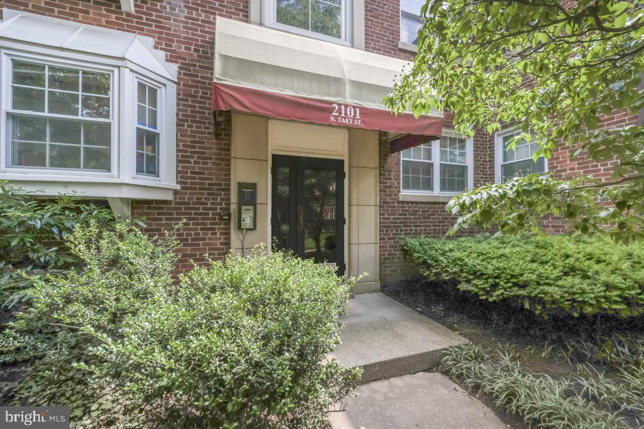 2101 N TAFT ST #123, ARLINGTON, Virginia 22201, 2 Bedrooms Bedrooms, 5 Rooms Rooms,1 BathroomBathrooms,Residential,For sale,2101 N TAFT ST #123,VAAR2057428 MLS # VAAR2057428