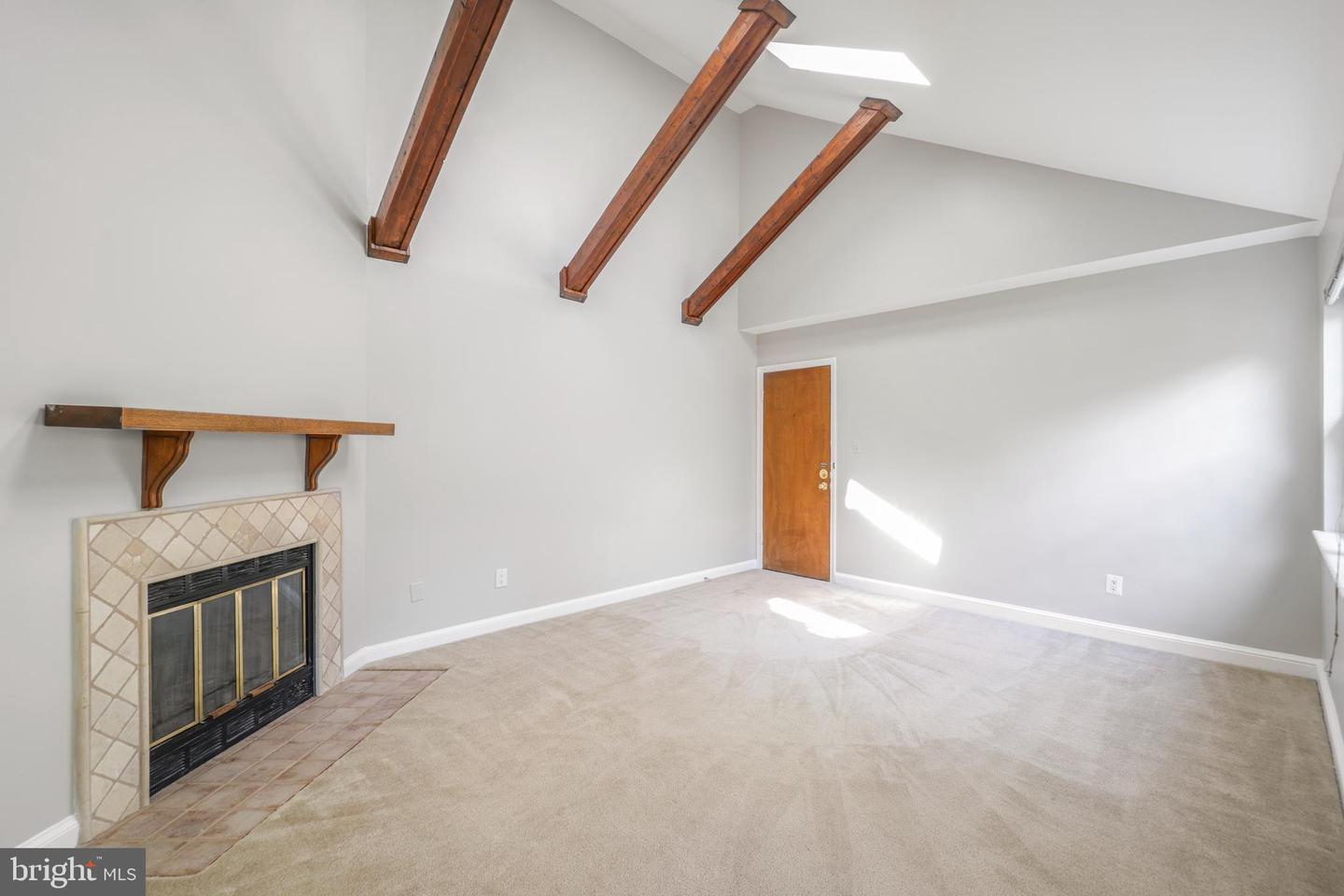 2101 N TAFT ST #123, ARLINGTON, Virginia 22201, 2 Bedrooms Bedrooms, 5 Rooms Rooms,1 BathroomBathrooms,Residential,For sale,2101 N TAFT ST #123,VAAR2057428 MLS # VAAR2057428