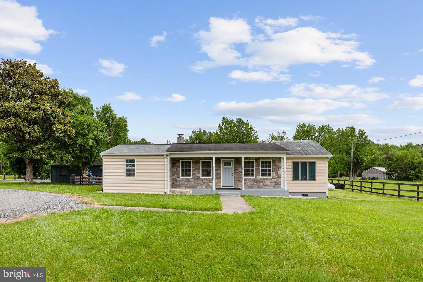 90 HOMERS LN, FREDERICKSBURG, Virginia 22405, 3 Bedrooms Bedrooms, ,2 BathroomsBathrooms,Residential,For sale,90 HOMERS LN,VAST2038862 MLS # VAST2038862