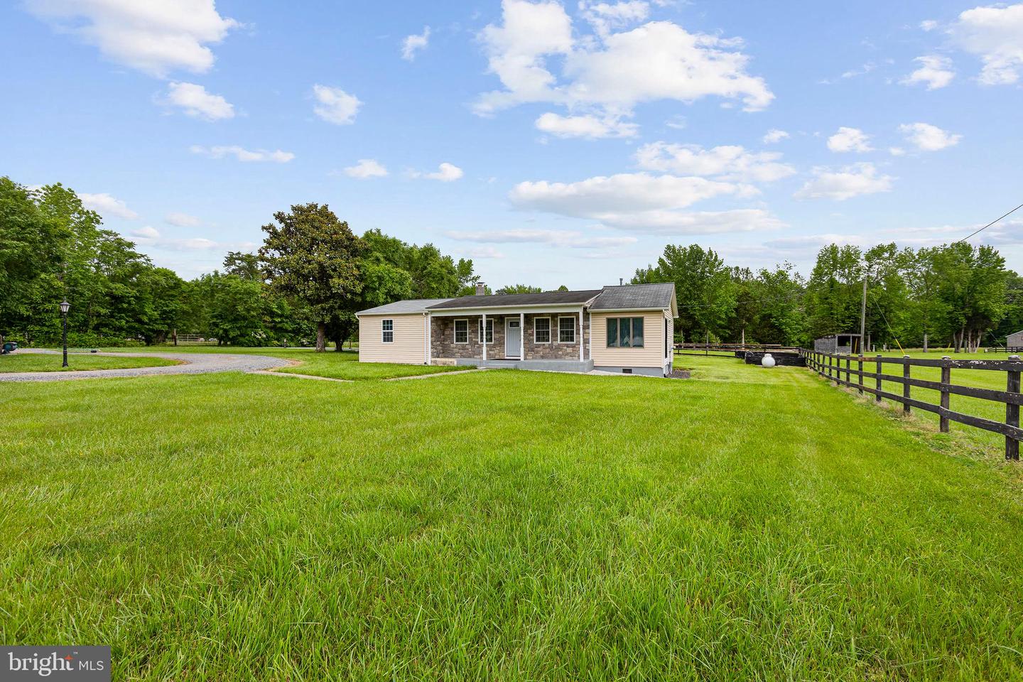 90 HOMERS LN, FREDERICKSBURG, Virginia 22405, 3 Bedrooms Bedrooms, ,2 BathroomsBathrooms,Residential,For sale,90 HOMERS LN,VAST2038862 MLS # VAST2038862