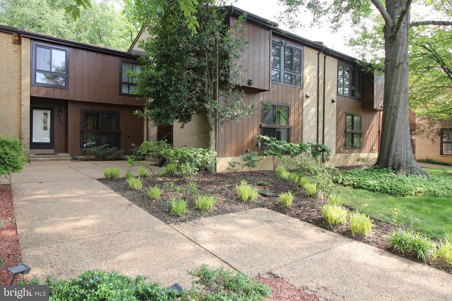 3187 READSBOROUGH CT, FAIRFAX, Virginia 22031, 3 Bedrooms Bedrooms, ,2 BathroomsBathrooms,Residential,For sale,3187 READSBOROUGH CT,VAFX2241072 MLS # VAFX2241072
