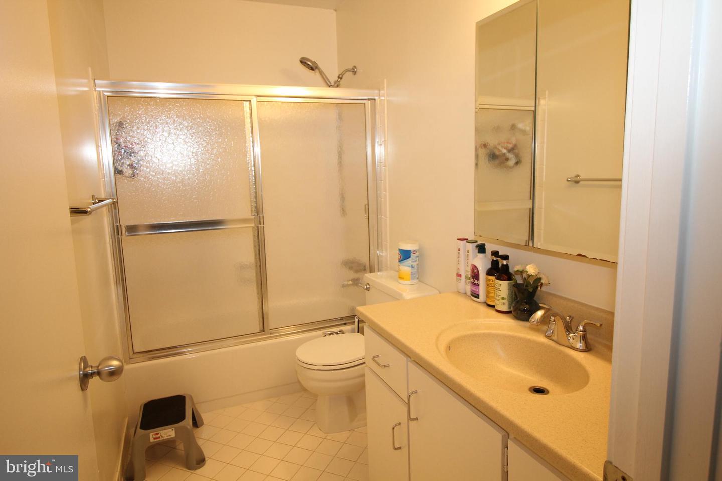 3187 READSBOROUGH CT, FAIRFAX, Virginia 22031, 3 Bedrooms Bedrooms, ,2 BathroomsBathrooms,Residential,For sale,3187 READSBOROUGH CT,VAFX2241072 MLS # VAFX2241072
