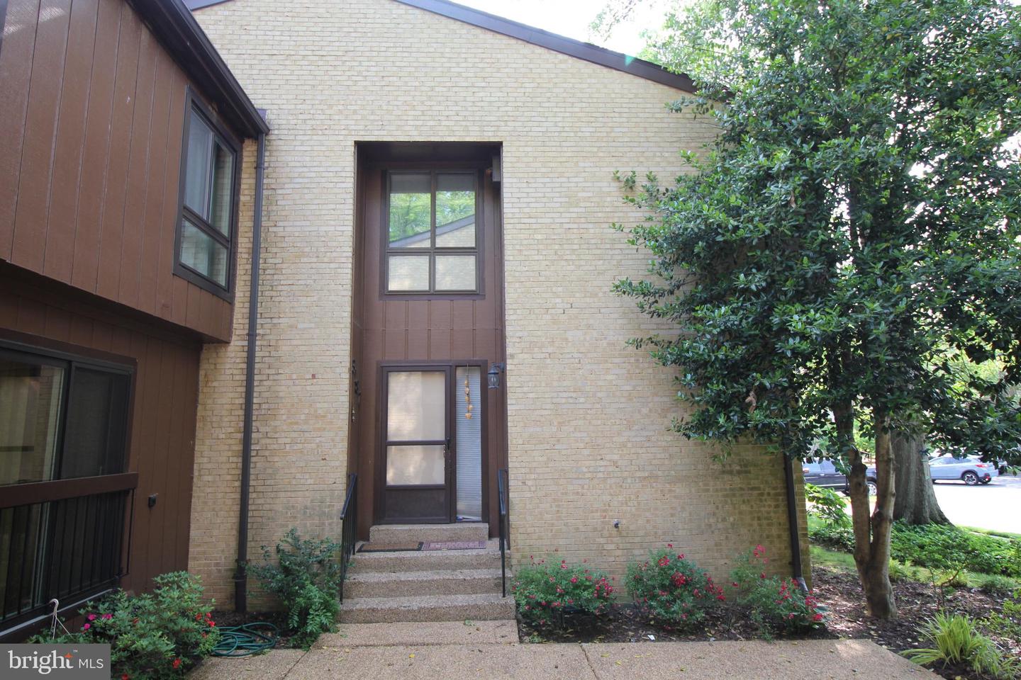 3187 READSBOROUGH CT, FAIRFAX, Virginia 22031, 3 Bedrooms Bedrooms, ,2 BathroomsBathrooms,Residential,For sale,3187 READSBOROUGH CT,VAFX2241072 MLS # VAFX2241072