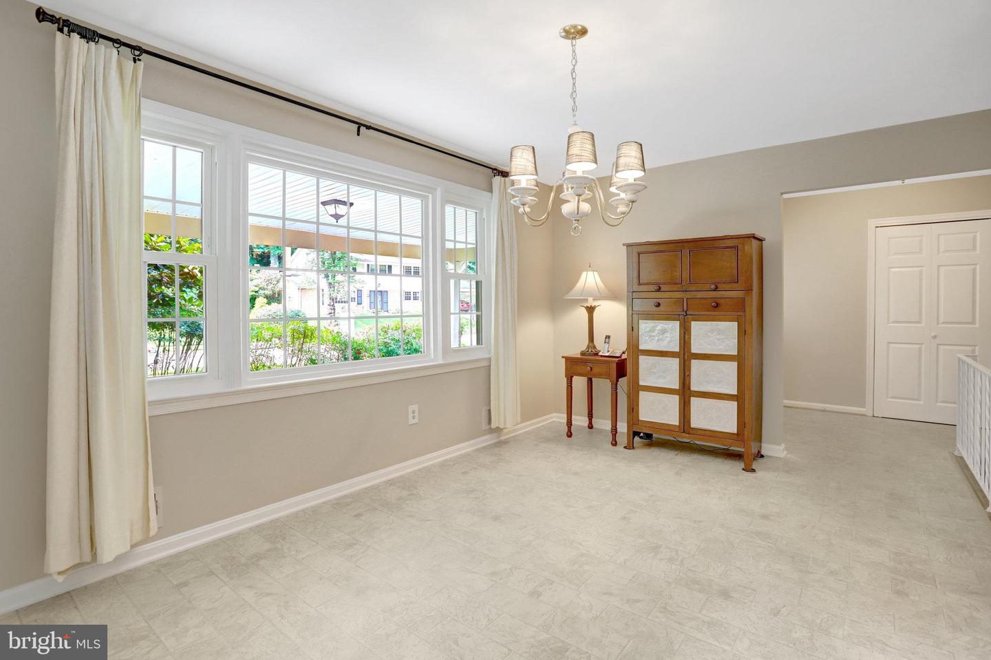 8706 FOX RIDGE RD, SPRINGFIELD, Virginia 22152, 4 Bedrooms Bedrooms, ,3 BathroomsBathrooms,Residential,For sale,8706 FOX RIDGE RD,VAFX2241576 MLS # VAFX2241576