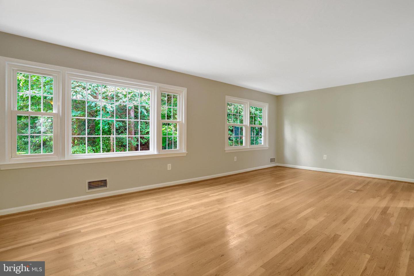 8706 FOX RIDGE RD, SPRINGFIELD, Virginia 22152, 4 Bedrooms Bedrooms, ,3 BathroomsBathrooms,Residential,For sale,8706 FOX RIDGE RD,VAFX2241576 MLS # VAFX2241576