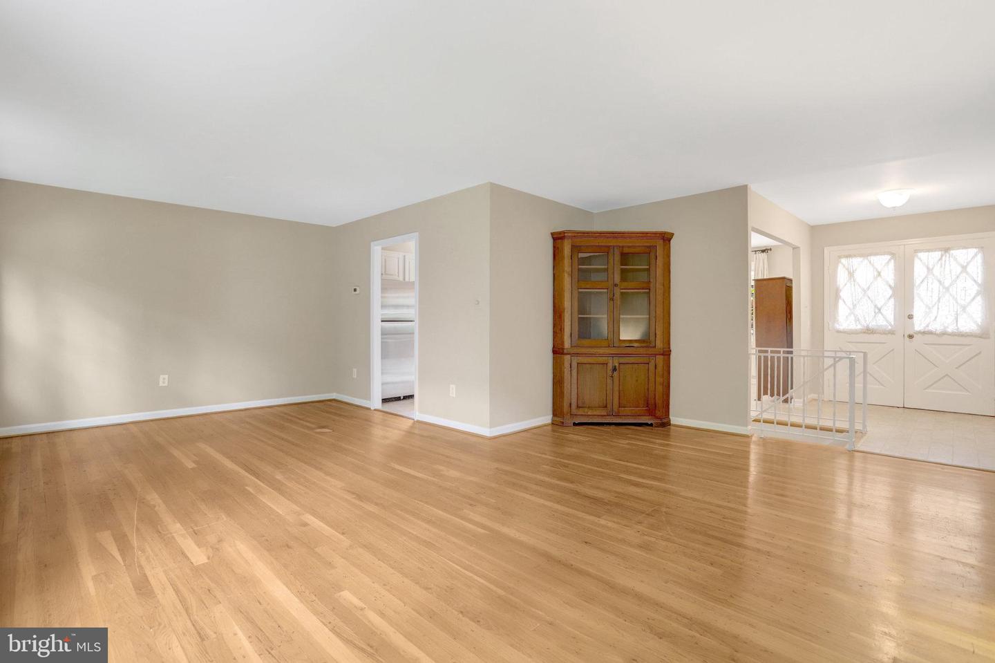 8706 FOX RIDGE RD, SPRINGFIELD, Virginia 22152, 4 Bedrooms Bedrooms, ,3 BathroomsBathrooms,Residential,For sale,8706 FOX RIDGE RD,VAFX2241576 MLS # VAFX2241576
