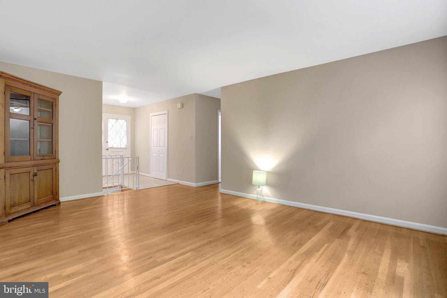 8706 FOX RIDGE RD, SPRINGFIELD, Virginia 22152, 4 Bedrooms Bedrooms, ,3 BathroomsBathrooms,Residential,For sale,8706 FOX RIDGE RD,VAFX2241576 MLS # VAFX2241576
