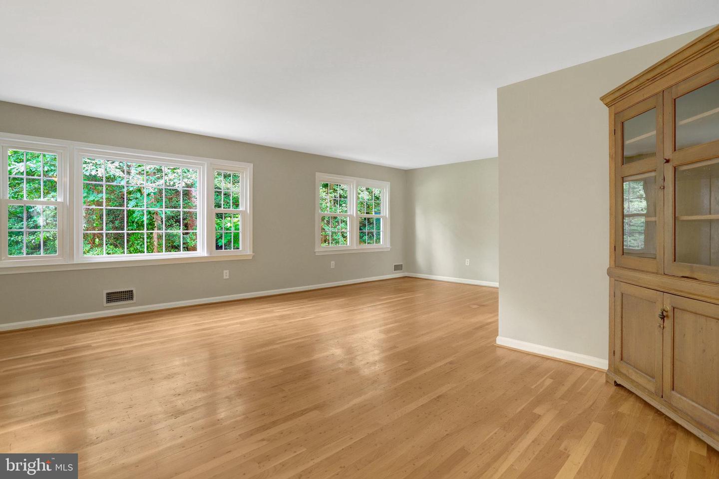 8706 FOX RIDGE RD, SPRINGFIELD, Virginia 22152, 4 Bedrooms Bedrooms, ,3 BathroomsBathrooms,Residential,For sale,8706 FOX RIDGE RD,VAFX2241576 MLS # VAFX2241576