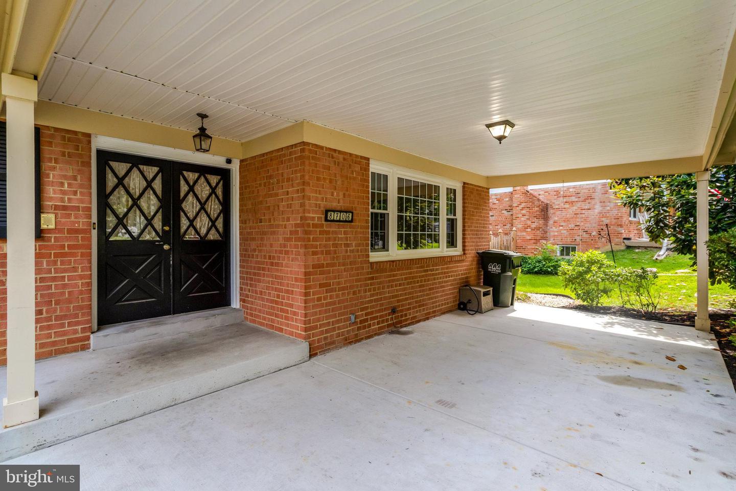 8706 FOX RIDGE RD, SPRINGFIELD, Virginia 22152, 4 Bedrooms Bedrooms, ,3 BathroomsBathrooms,Residential,For sale,8706 FOX RIDGE RD,VAFX2241576 MLS # VAFX2241576