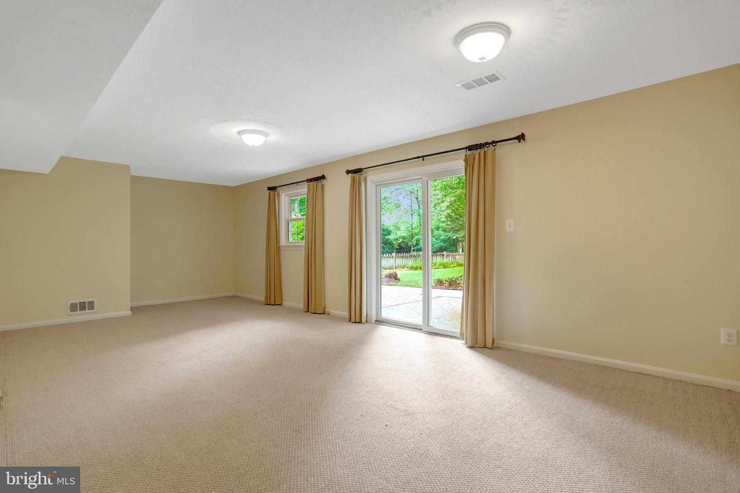 8706 FOX RIDGE RD, SPRINGFIELD, Virginia 22152, 4 Bedrooms Bedrooms, ,3 BathroomsBathrooms,Residential,For sale,8706 FOX RIDGE RD,VAFX2241576 MLS # VAFX2241576