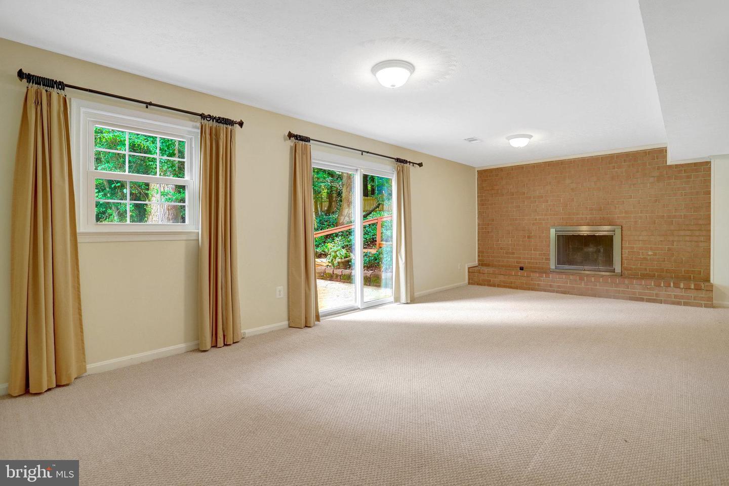 8706 FOX RIDGE RD, SPRINGFIELD, Virginia 22152, 4 Bedrooms Bedrooms, ,3 BathroomsBathrooms,Residential,For sale,8706 FOX RIDGE RD,VAFX2241576 MLS # VAFX2241576
