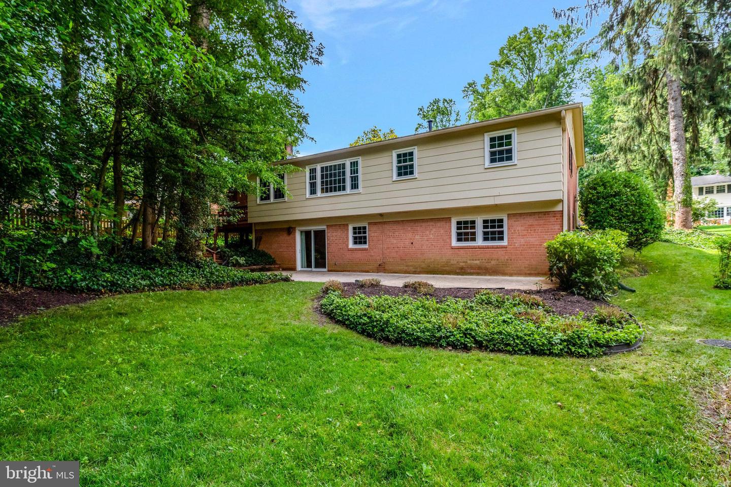 8706 FOX RIDGE RD, SPRINGFIELD, Virginia 22152, 4 Bedrooms Bedrooms, ,3 BathroomsBathrooms,Residential,For sale,8706 FOX RIDGE RD,VAFX2241576 MLS # VAFX2241576