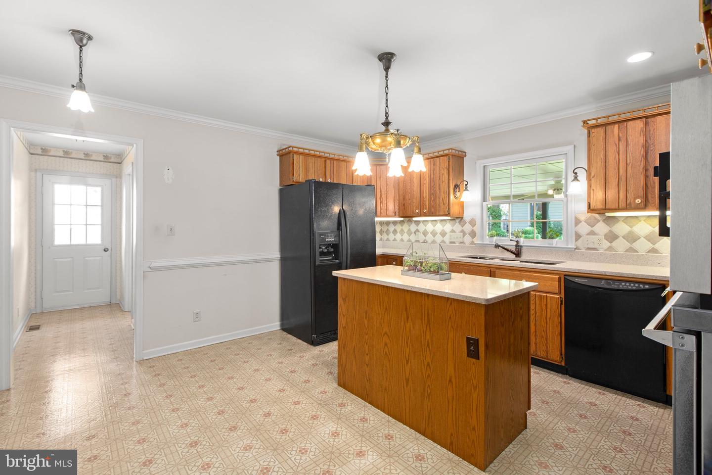 411 LAUREL AVE, FREDERICKSBURG, Virginia 22408, 3 Bedrooms Bedrooms, ,2 BathroomsBathrooms,Residential,For sale,411 LAUREL AVE,VASP2033228 MLS # VASP2033228