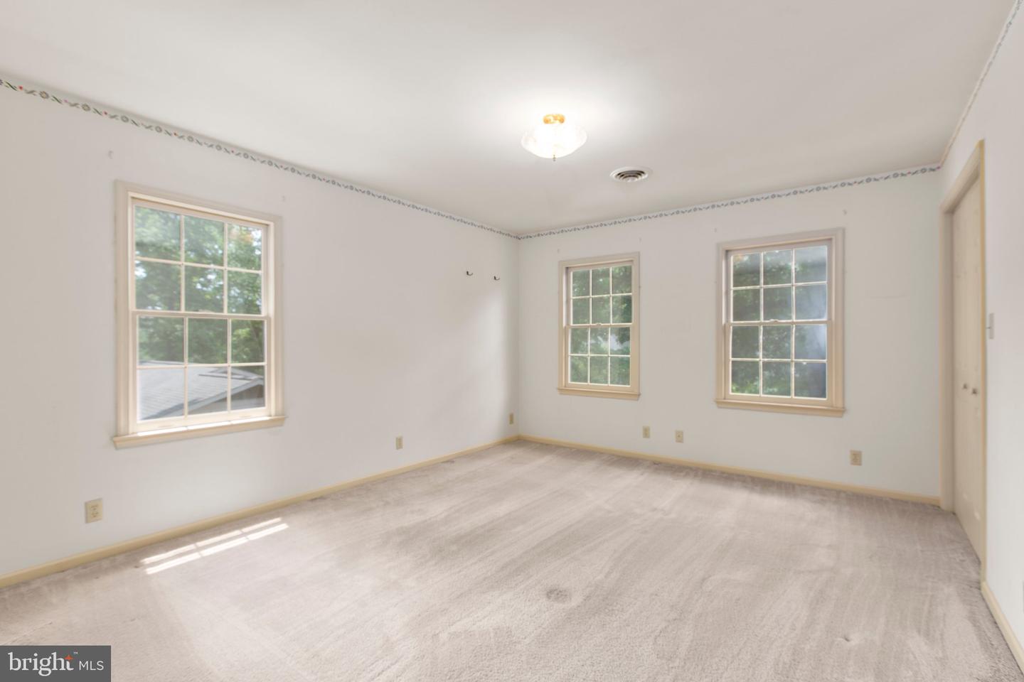 411 LAUREL AVE, FREDERICKSBURG, Virginia 22408, 3 Bedrooms Bedrooms, ,2 BathroomsBathrooms,Residential,For sale,411 LAUREL AVE,VASP2033228 MLS # VASP2033228