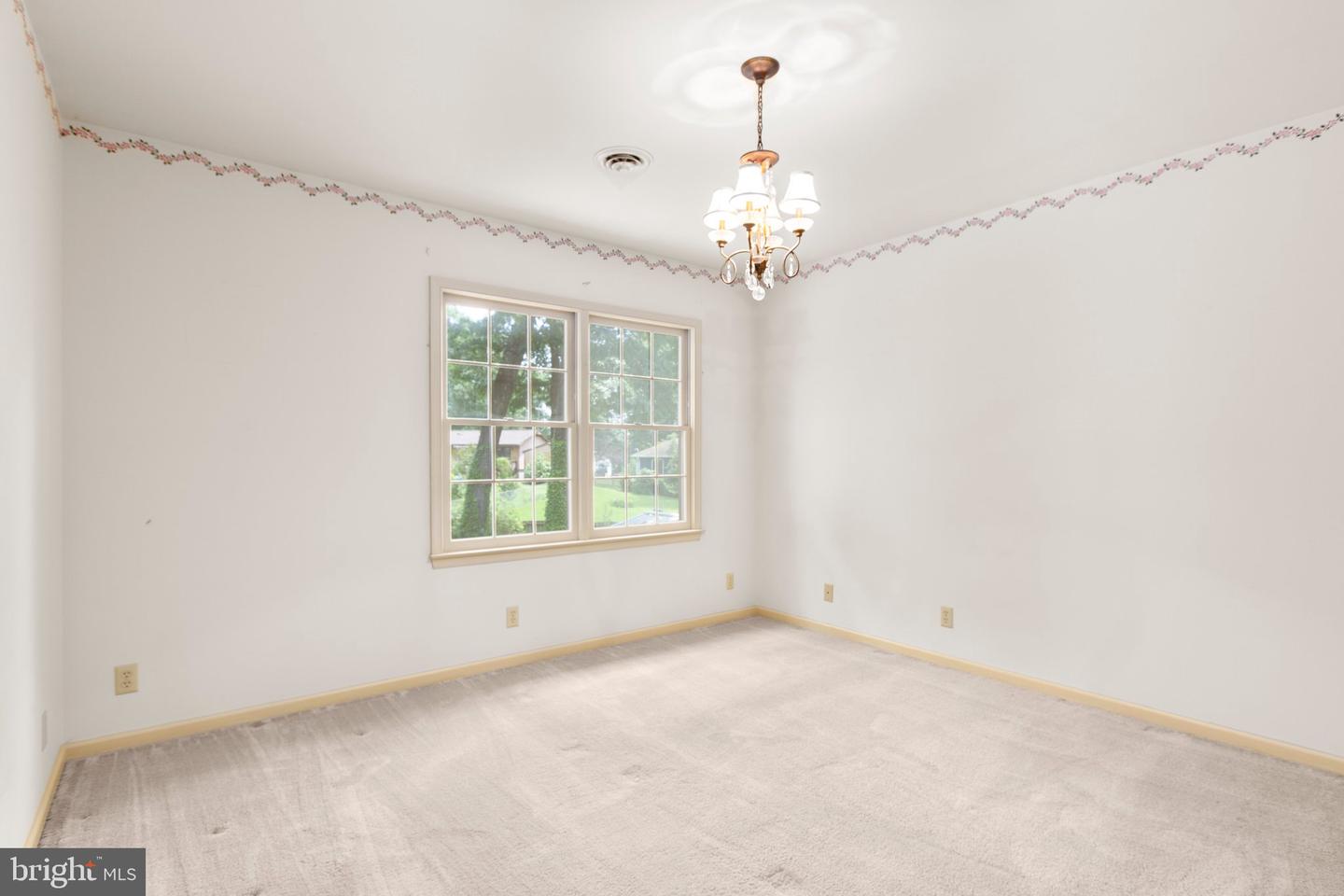 411 LAUREL AVE, FREDERICKSBURG, Virginia 22408, 3 Bedrooms Bedrooms, ,2 BathroomsBathrooms,Residential,For sale,411 LAUREL AVE,VASP2033228 MLS # VASP2033228