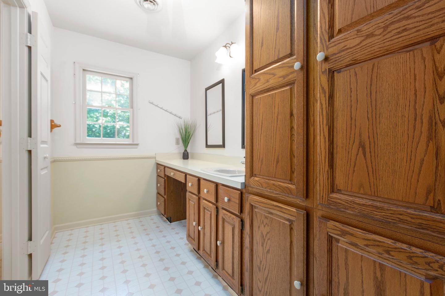 411 LAUREL AVE, FREDERICKSBURG, Virginia 22408, 3 Bedrooms Bedrooms, ,2 BathroomsBathrooms,Residential,For sale,411 LAUREL AVE,VASP2033228 MLS # VASP2033228