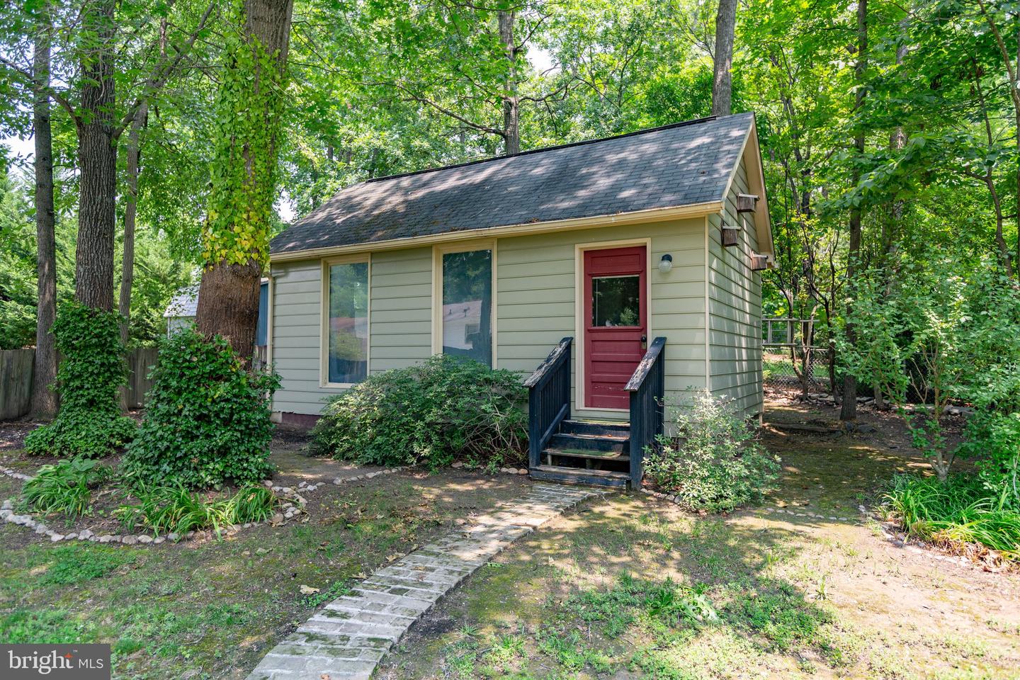 411 LAUREL AVE, FREDERICKSBURG, Virginia 22408, 3 Bedrooms Bedrooms, ,2 BathroomsBathrooms,Residential,For sale,411 LAUREL AVE,VASP2033228 MLS # VASP2033228