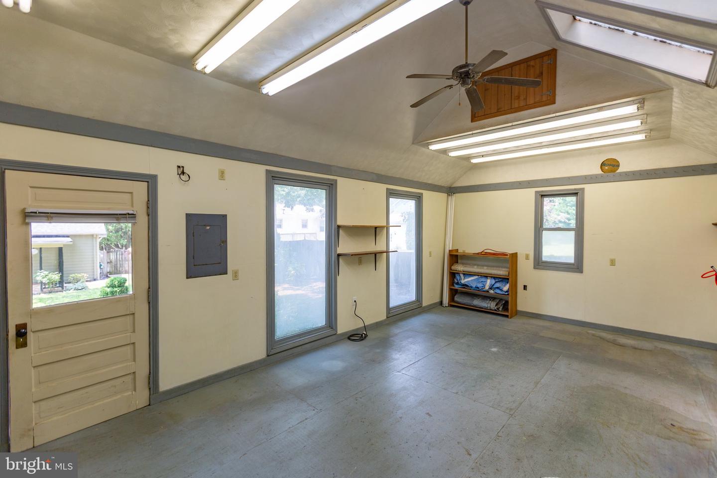 411 LAUREL AVE, FREDERICKSBURG, Virginia 22408, 3 Bedrooms Bedrooms, ,2 BathroomsBathrooms,Residential,For sale,411 LAUREL AVE,VASP2033228 MLS # VASP2033228