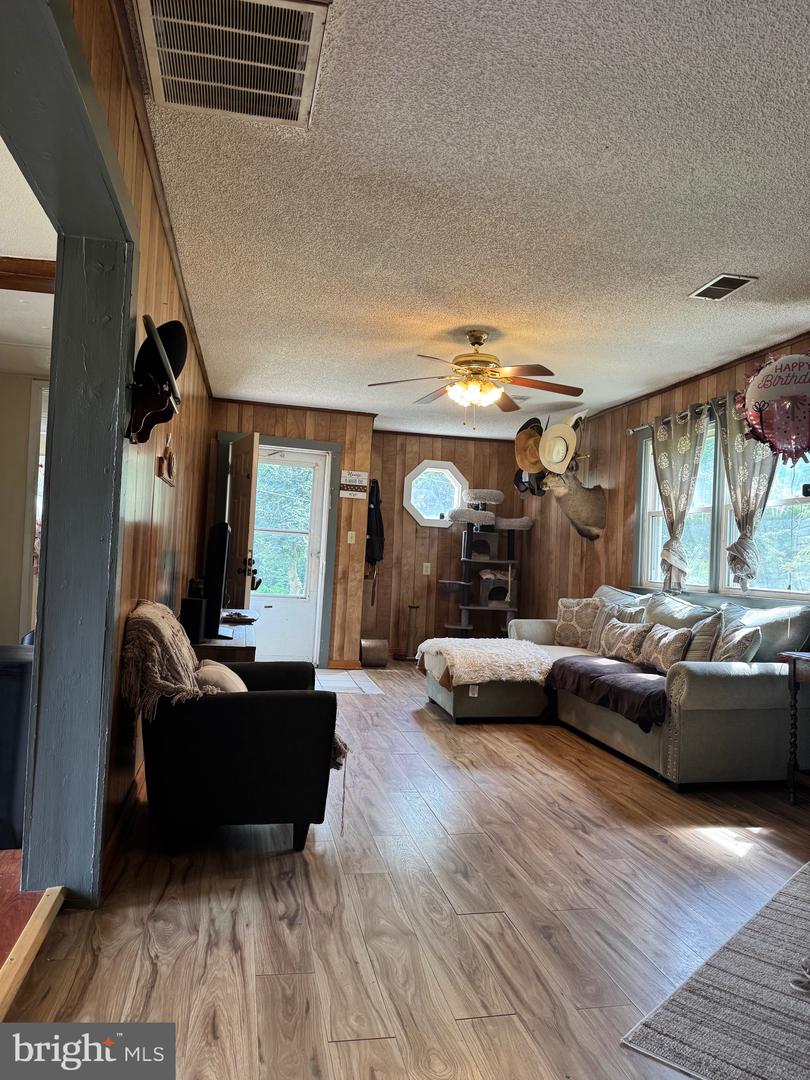 633 RIDGE VIEW LN, SHENANDOAH, Virginia 22849, 3 Bedrooms Bedrooms, ,2 BathroomsBathrooms,Residential,For sale,633 RIDGE VIEW LN,VAPA2004932 MLS # VAPA2004932