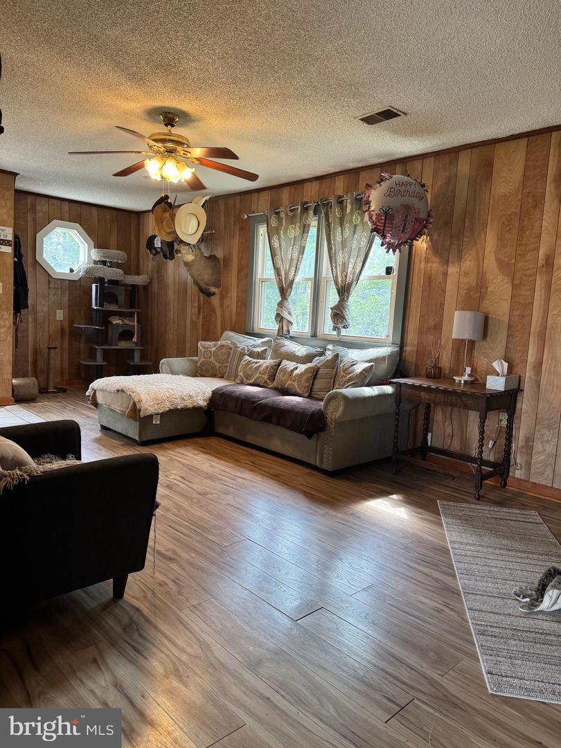 633 RIDGE VIEW LN, SHENANDOAH, Virginia 22849, 3 Bedrooms Bedrooms, ,2 BathroomsBathrooms,Residential,For sale,633 RIDGE VIEW LN,VAPA2004932 MLS # VAPA2004932