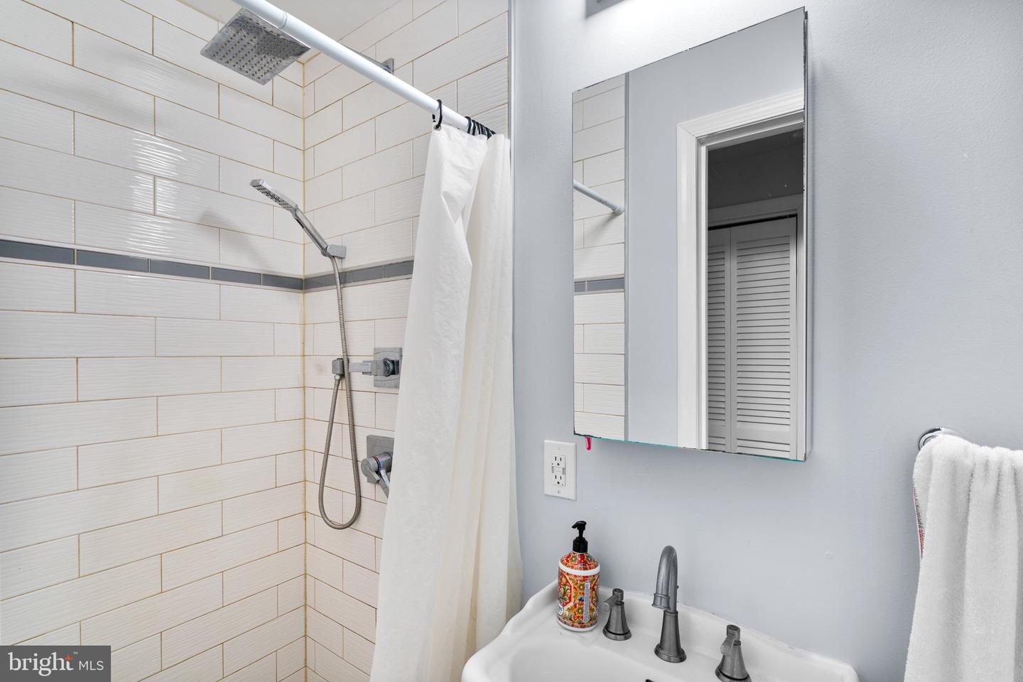 1658 WEST VIRGINIA NE #101, WASHINGTON, District Of Columbia 20002, 2 Bedrooms Bedrooms, ,2 BathroomsBathrooms,Residential,For sale,1658 WEST VIRGINIA NE #101,DCDC2201706 MLS # DCDC2201706