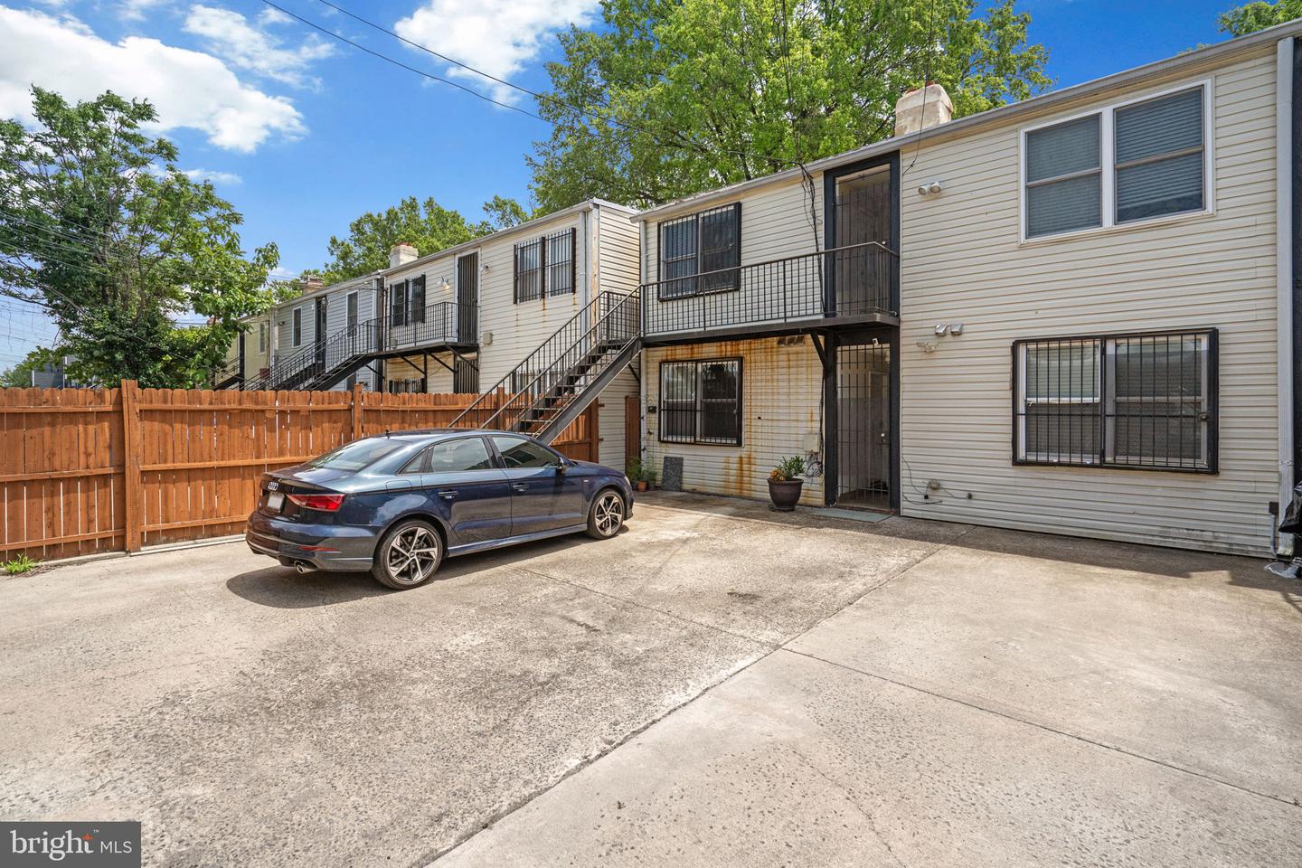 1658 WEST VIRGINIA NE #101, WASHINGTON, District Of Columbia 20002, 2 Bedrooms Bedrooms, ,2 BathroomsBathrooms,Residential,For sale,1658 WEST VIRGINIA NE #101,DCDC2201706 MLS # DCDC2201706