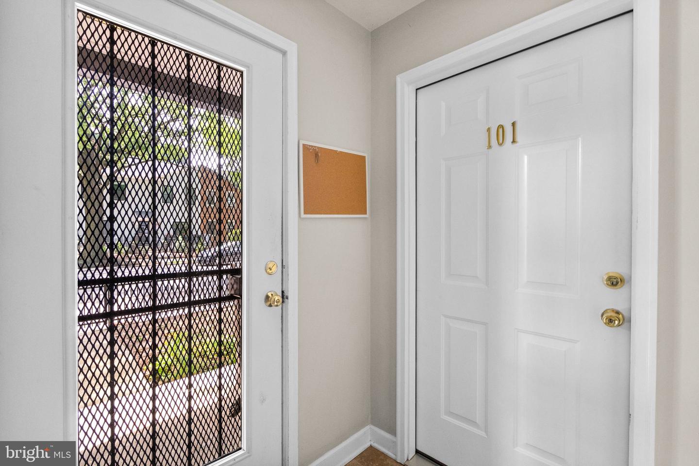 1658 WEST VIRGINIA NE #101, WASHINGTON, District Of Columbia 20002, 2 Bedrooms Bedrooms, ,2 BathroomsBathrooms,Residential,For sale,1658 WEST VIRGINIA NE #101,DCDC2201706 MLS # DCDC2201706