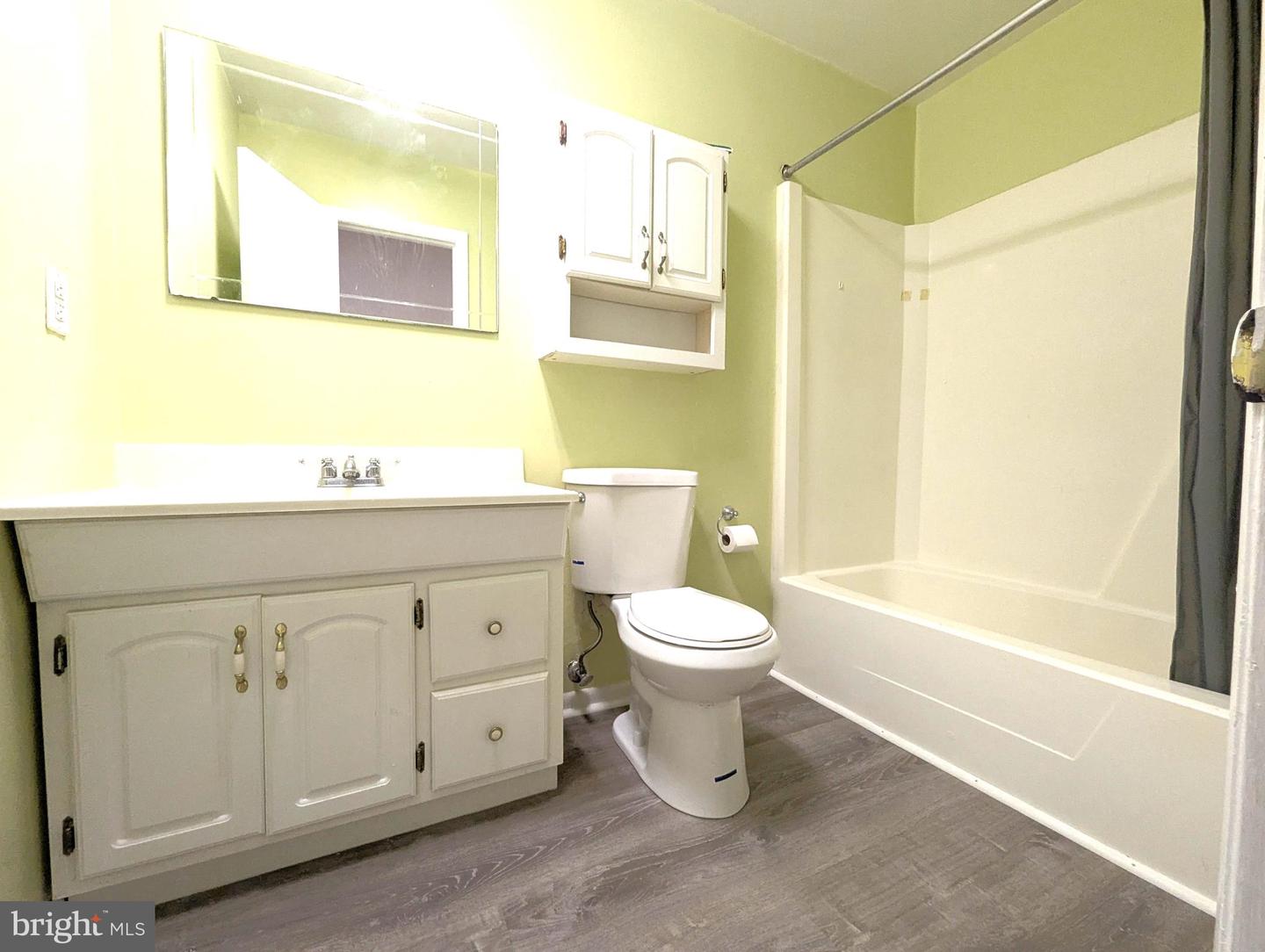 2104 JEFFERSON PARK AVE #D, CHARLOTTESVILLE, Virginia 22903, 3 Bedrooms Bedrooms, 8 Rooms Rooms,2 BathroomsBathrooms,Residential,For sale,2104 JEFFERSON PARK AVE #D,VAAB2000994 MLS # VAAB2000994