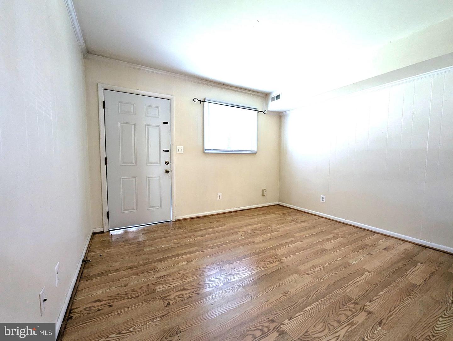 2104 JEFFERSON PARK AVE #D, CHARLOTTESVILLE, Virginia 22903, 3 Bedrooms Bedrooms, 8 Rooms Rooms,2 BathroomsBathrooms,Residential,For sale,2104 JEFFERSON PARK AVE #D,VAAB2000994 MLS # VAAB2000994