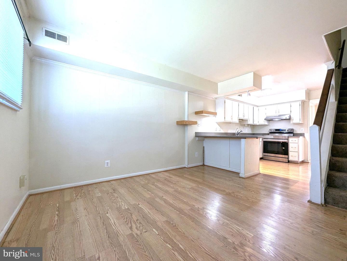 2104 JEFFERSON PARK AVE #D, CHARLOTTESVILLE, Virginia 22903, 3 Bedrooms Bedrooms, 8 Rooms Rooms,2 BathroomsBathrooms,Residential,For sale,2104 JEFFERSON PARK AVE #D,VAAB2000994 MLS # VAAB2000994