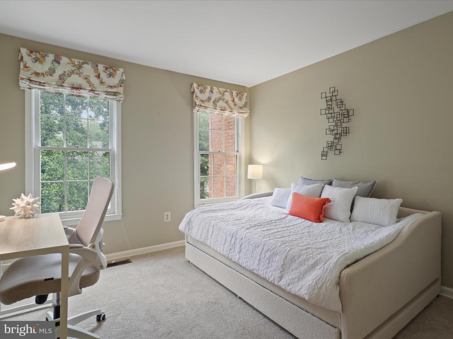 1564 MCLEAN COMMONS CT, MCLEAN, Virginia 22101, 3 Bedrooms Bedrooms, ,4 BathroomsBathrooms,Residential,For sale,1564 MCLEAN COMMONS CT,VAFX2242628 MLS # VAFX2242628