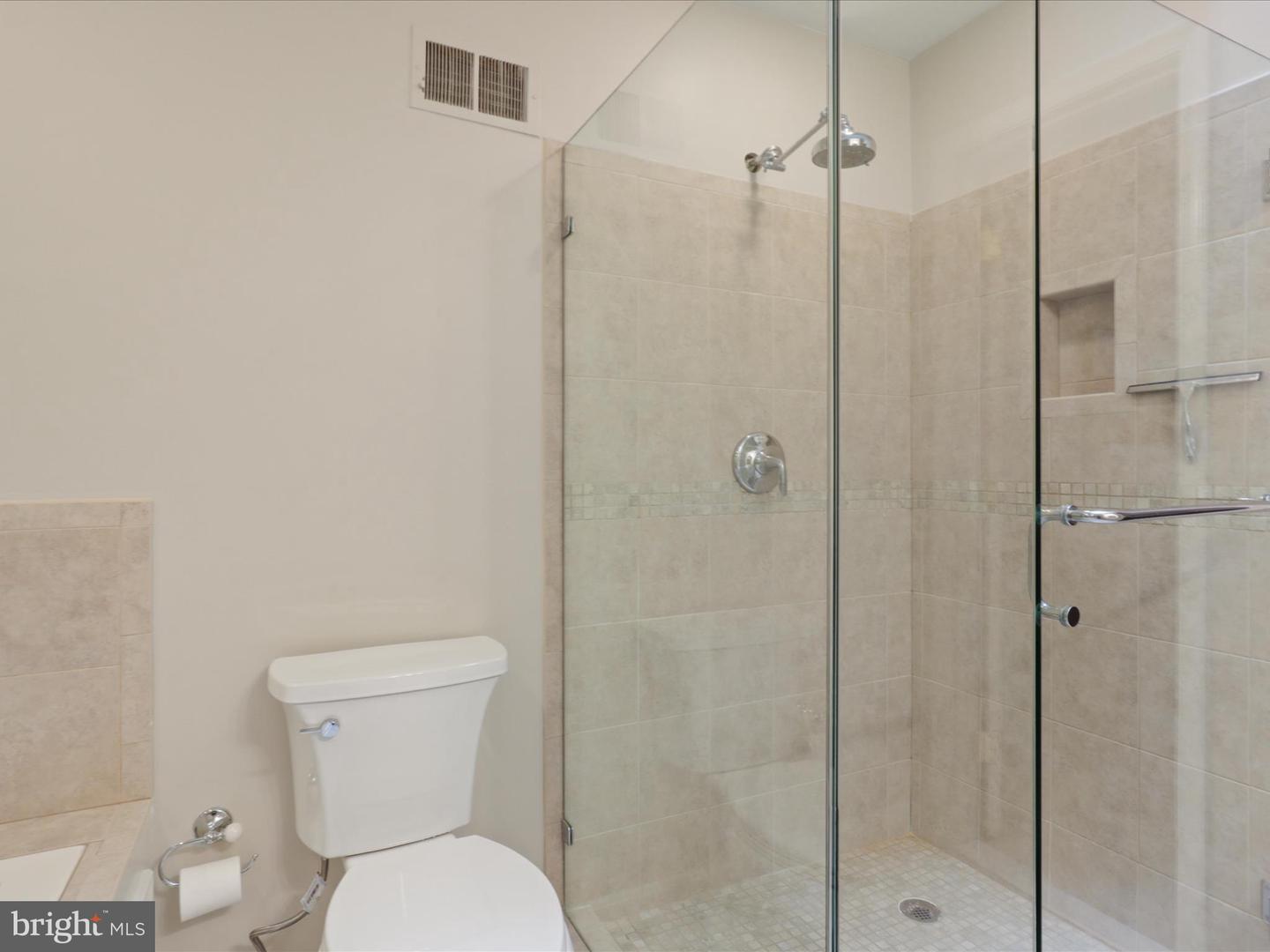 1564 MCLEAN COMMONS CT, MCLEAN, Virginia 22101, 3 Bedrooms Bedrooms, ,4 BathroomsBathrooms,Residential,For sale,1564 MCLEAN COMMONS CT,VAFX2242628 MLS # VAFX2242628