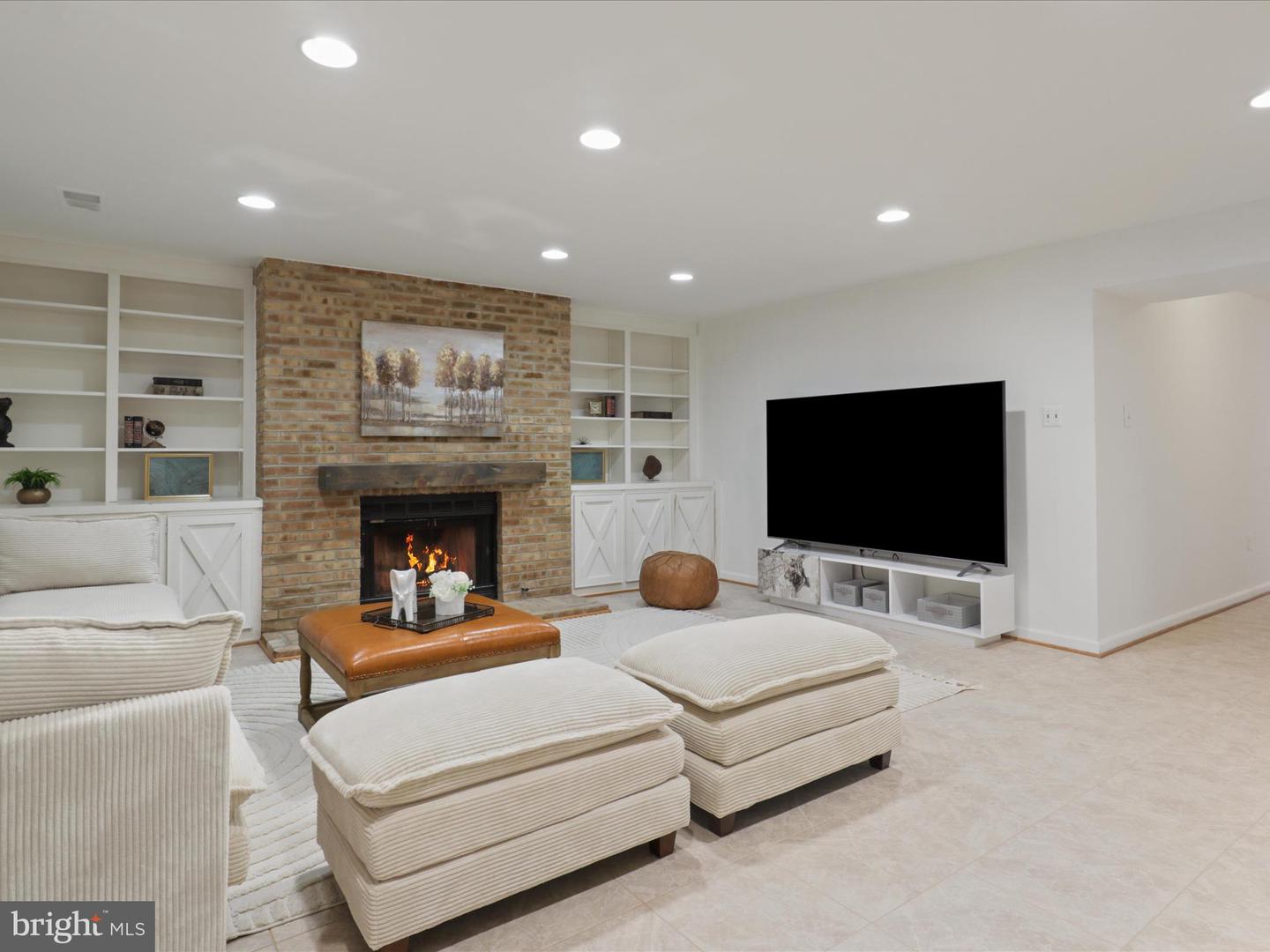 1564 MCLEAN COMMONS CT, MCLEAN, Virginia 22101, 3 Bedrooms Bedrooms, ,4 BathroomsBathrooms,Residential,For sale,1564 MCLEAN COMMONS CT,VAFX2242628 MLS # VAFX2242628