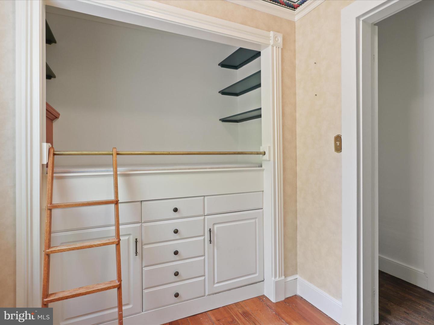 8301 CRESTRIDGE RD, FAIRFAX STATION, Virginia 22039, 4 Bedrooms Bedrooms, ,2 BathroomsBathrooms,Residential,For sale,8301 CRESTRIDGE RD,VAFX2242660 MLS # VAFX2242660