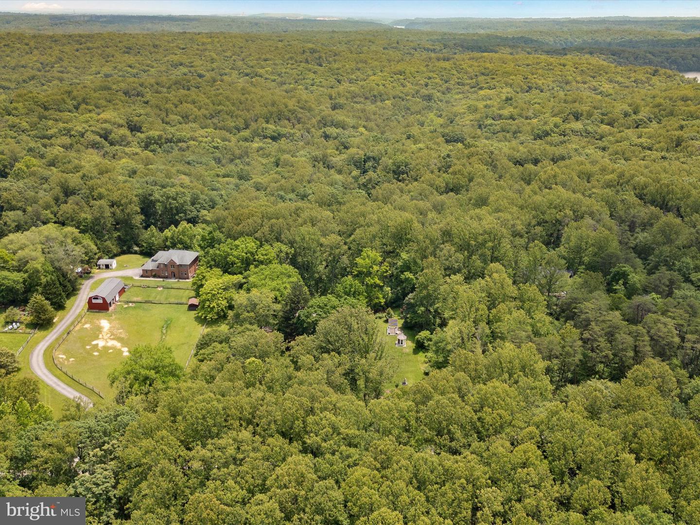 8301 CRESTRIDGE RD, FAIRFAX STATION, Virginia 22039, 4 Bedrooms Bedrooms, ,2 BathroomsBathrooms,Residential,For sale,8301 CRESTRIDGE RD,VAFX2242660 MLS # VAFX2242660