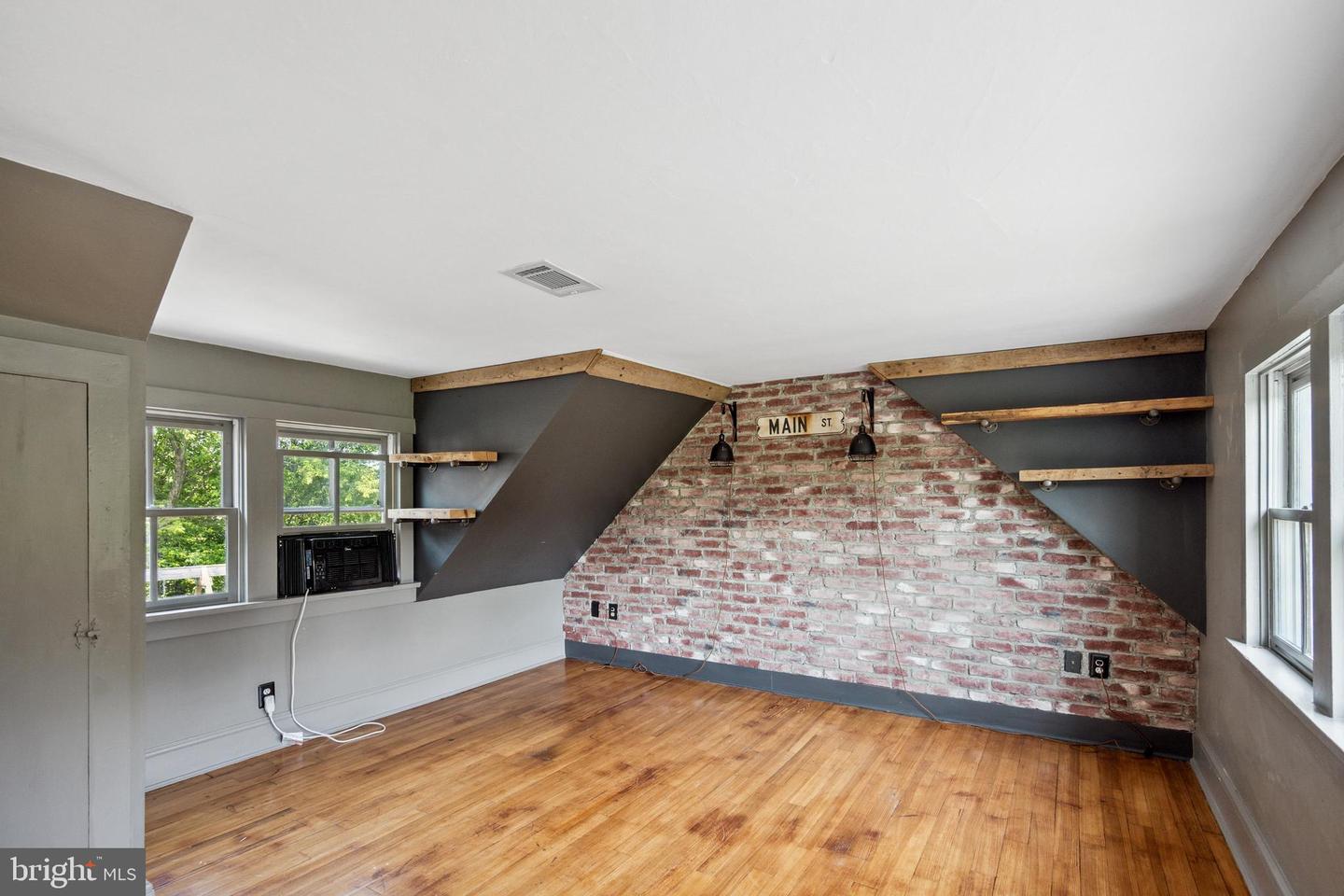131 KEN CULBERT LN, PURCELLVILLE, Virginia 20132, 3 Bedrooms Bedrooms, 6 Rooms Rooms,2 BathroomsBathrooms,Residential,For sale,131 KEN CULBERT LN,VALO2097570 MLS # VALO2097570