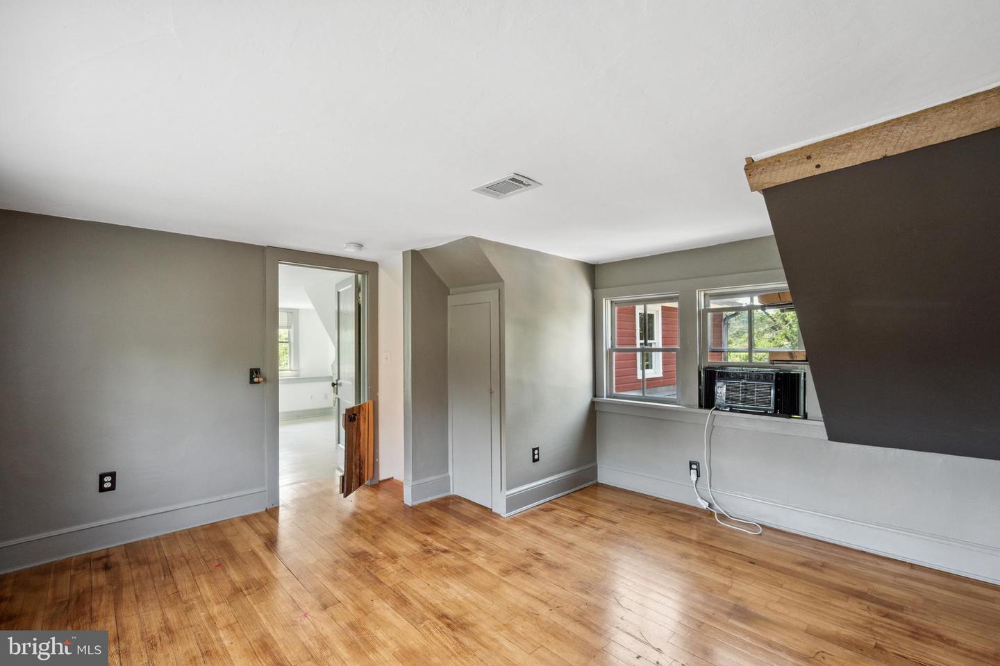 131 KEN CULBERT LN, PURCELLVILLE, Virginia 20132, 3 Bedrooms Bedrooms, 6 Rooms Rooms,2 BathroomsBathrooms,Residential,For sale,131 KEN CULBERT LN,VALO2097570 MLS # VALO2097570