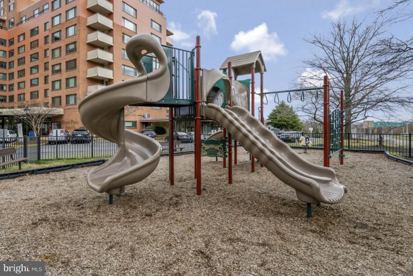 1111 ARLINGTON BLVD #932, ARLINGTON, Virginia 22209, 1 Bedroom Bedrooms, ,1 BathroomBathrooms,Residential,For sale,1111 ARLINGTON BLVD #932,VAAR2058606 MLS # VAAR2058606