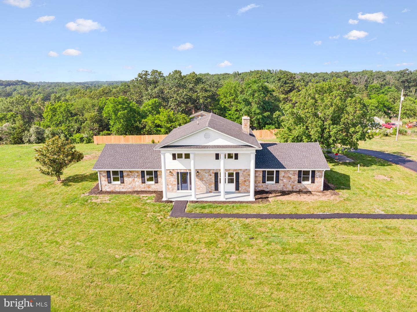 977 W PARKINS MILL RD, WINCHESTER, Virginia 22602, 5 Bedrooms Bedrooms, ,3 BathroomsBathrooms,Residential,For sale,977 W PARKINS MILL RD,VAFV2034612 MLS # VAFV2034612