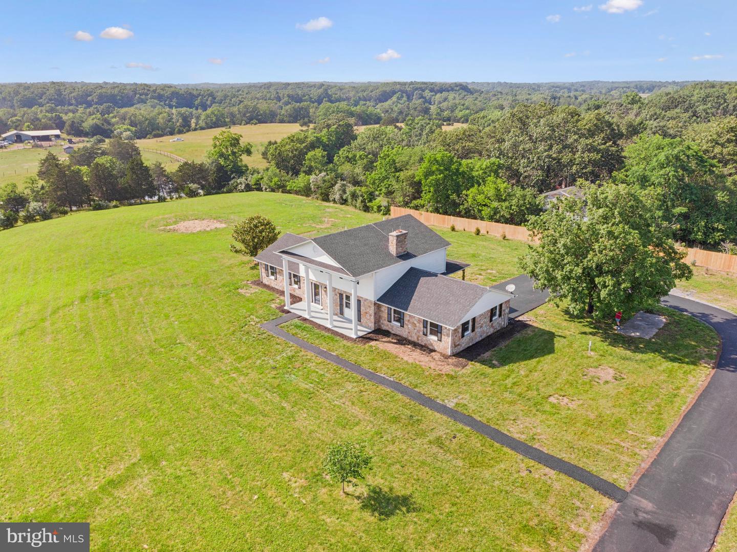 977 W PARKINS MILL RD, WINCHESTER, Virginia 22602, 5 Bedrooms Bedrooms, ,3 BathroomsBathrooms,Residential,For sale,977 W PARKINS MILL RD,VAFV2034612 MLS # VAFV2034612